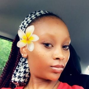 Meet your Posher, Azalia